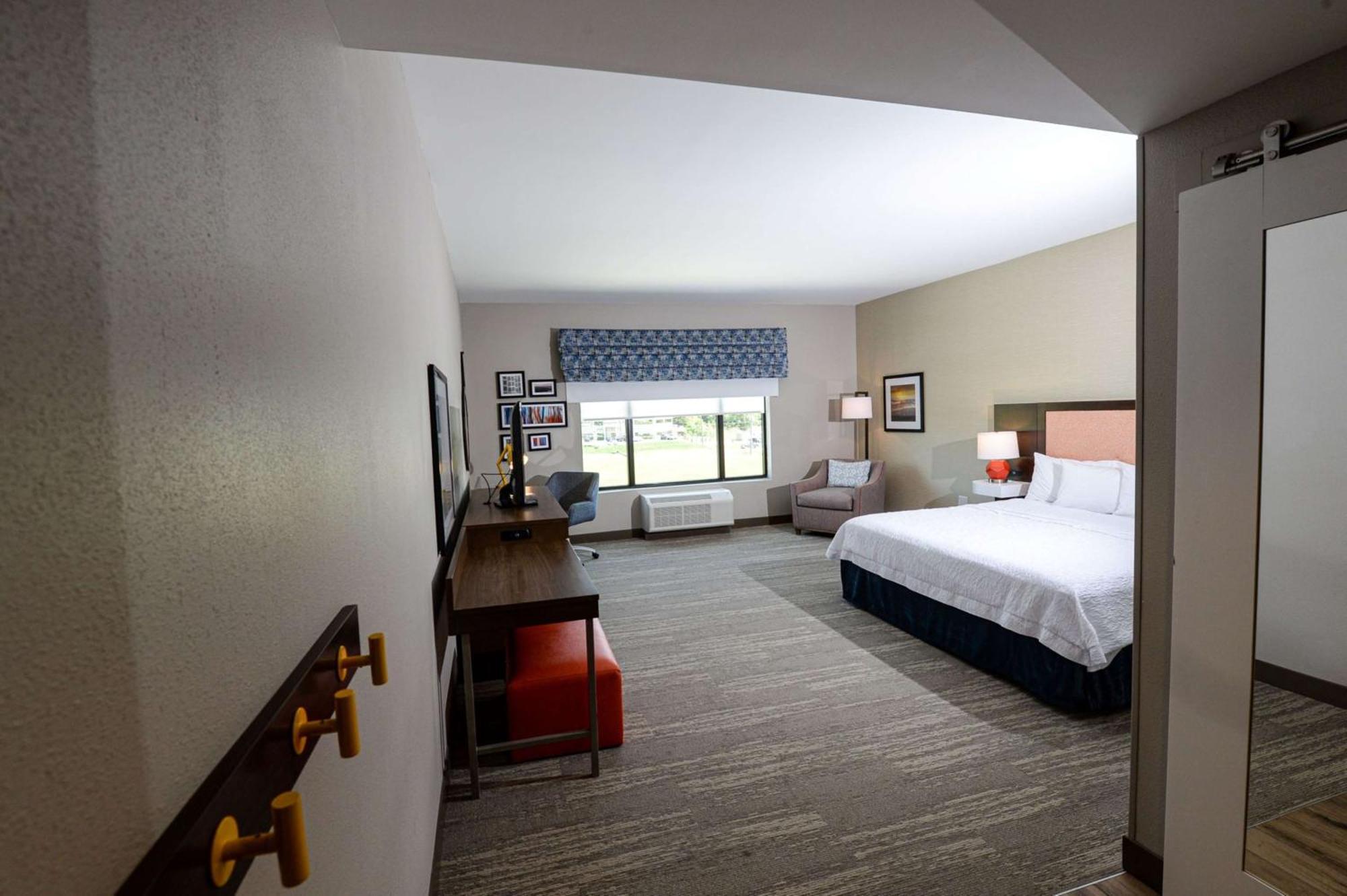 Hampton Inn & Suites Lenoir, Nc Exterior photo