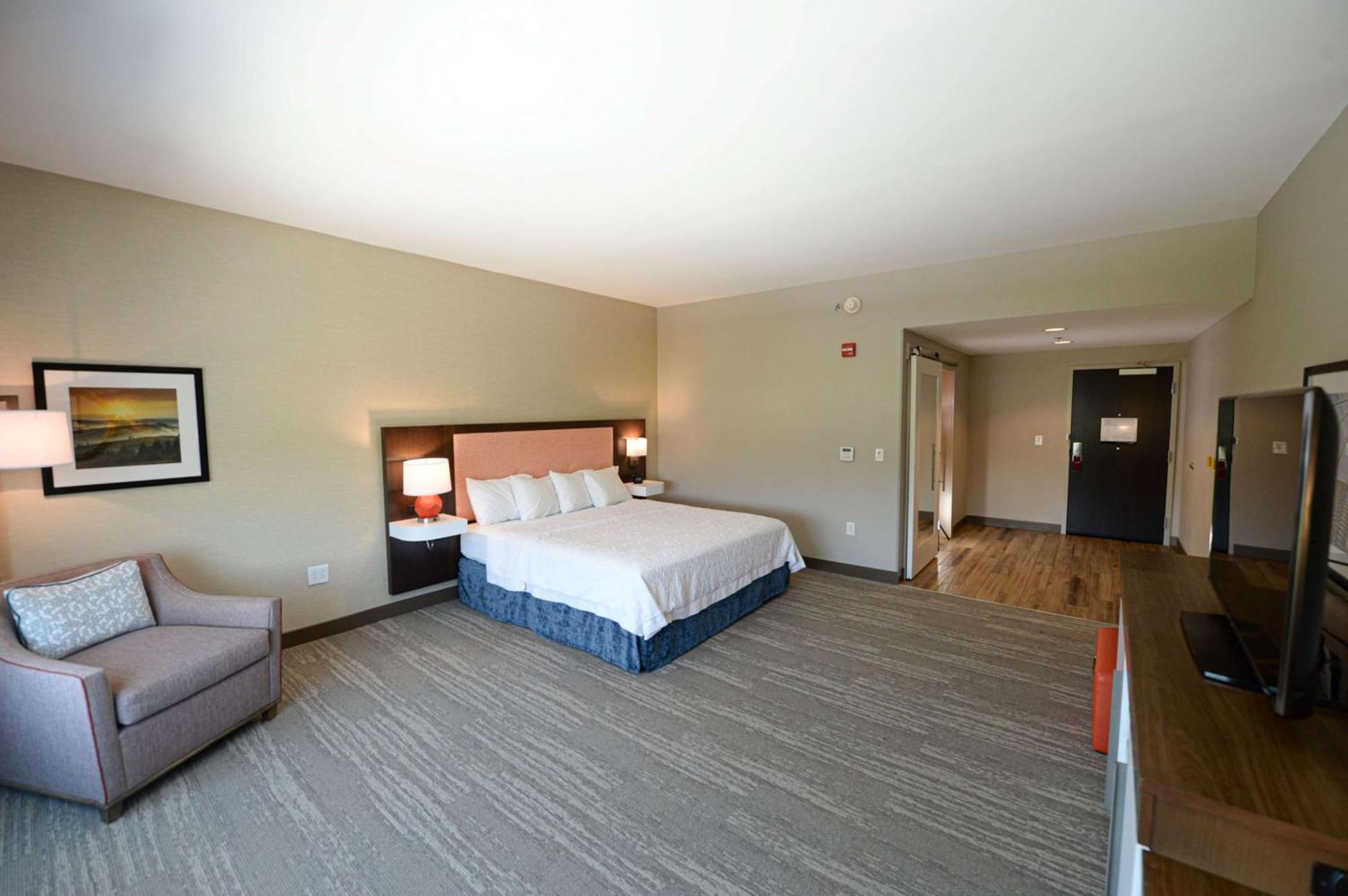 Hampton Inn & Suites Lenoir, Nc Exterior photo