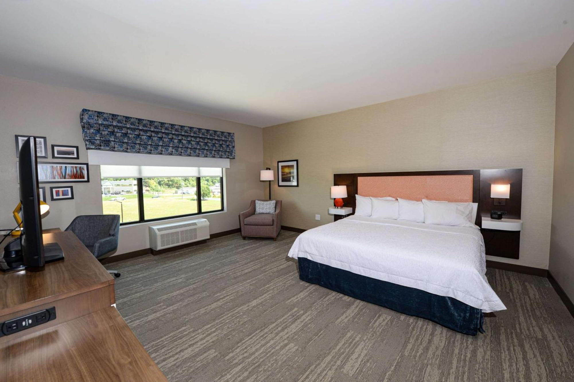 Hampton Inn & Suites Lenoir, Nc Exterior photo