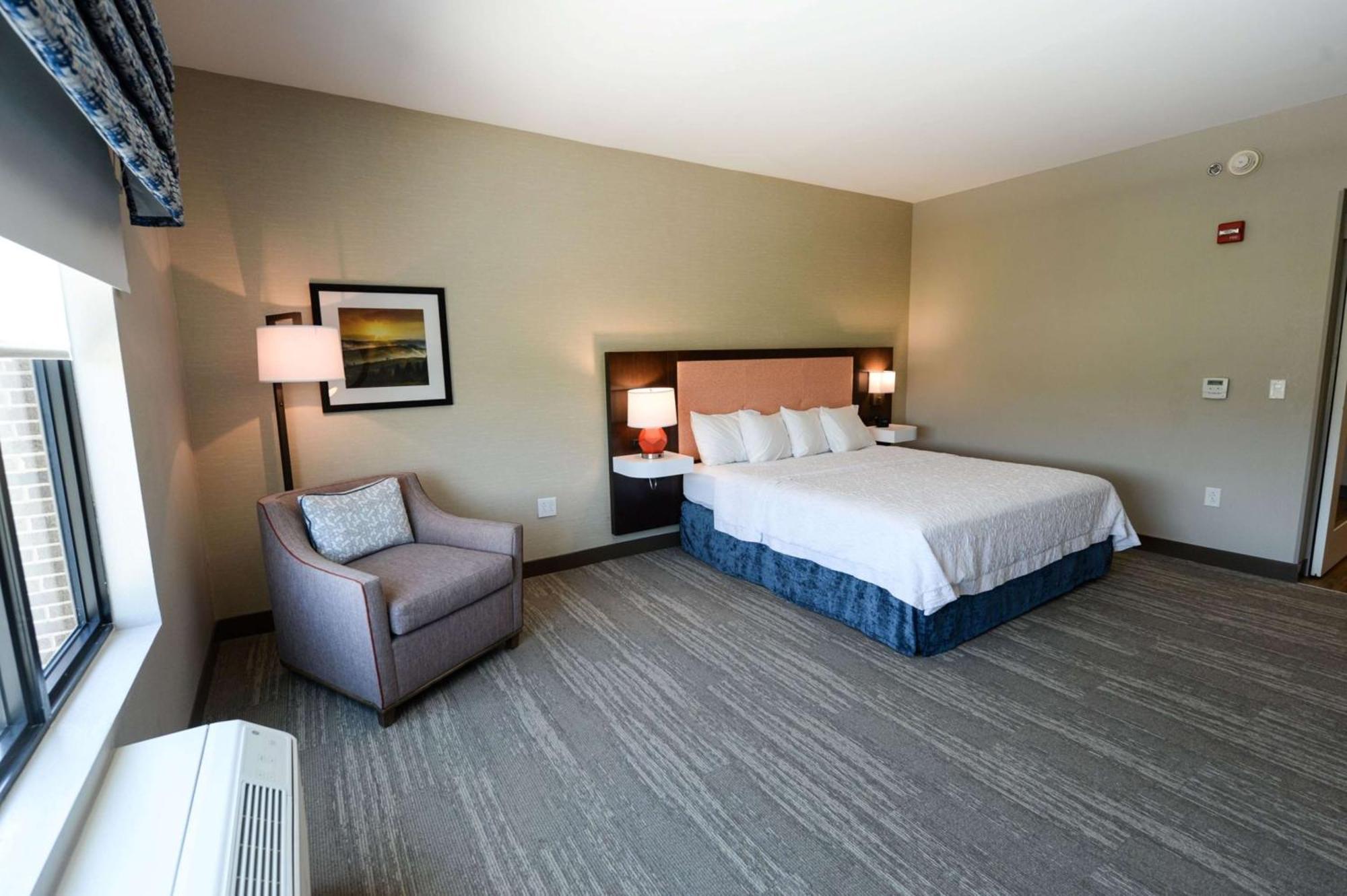Hampton Inn & Suites Lenoir, Nc Exterior photo