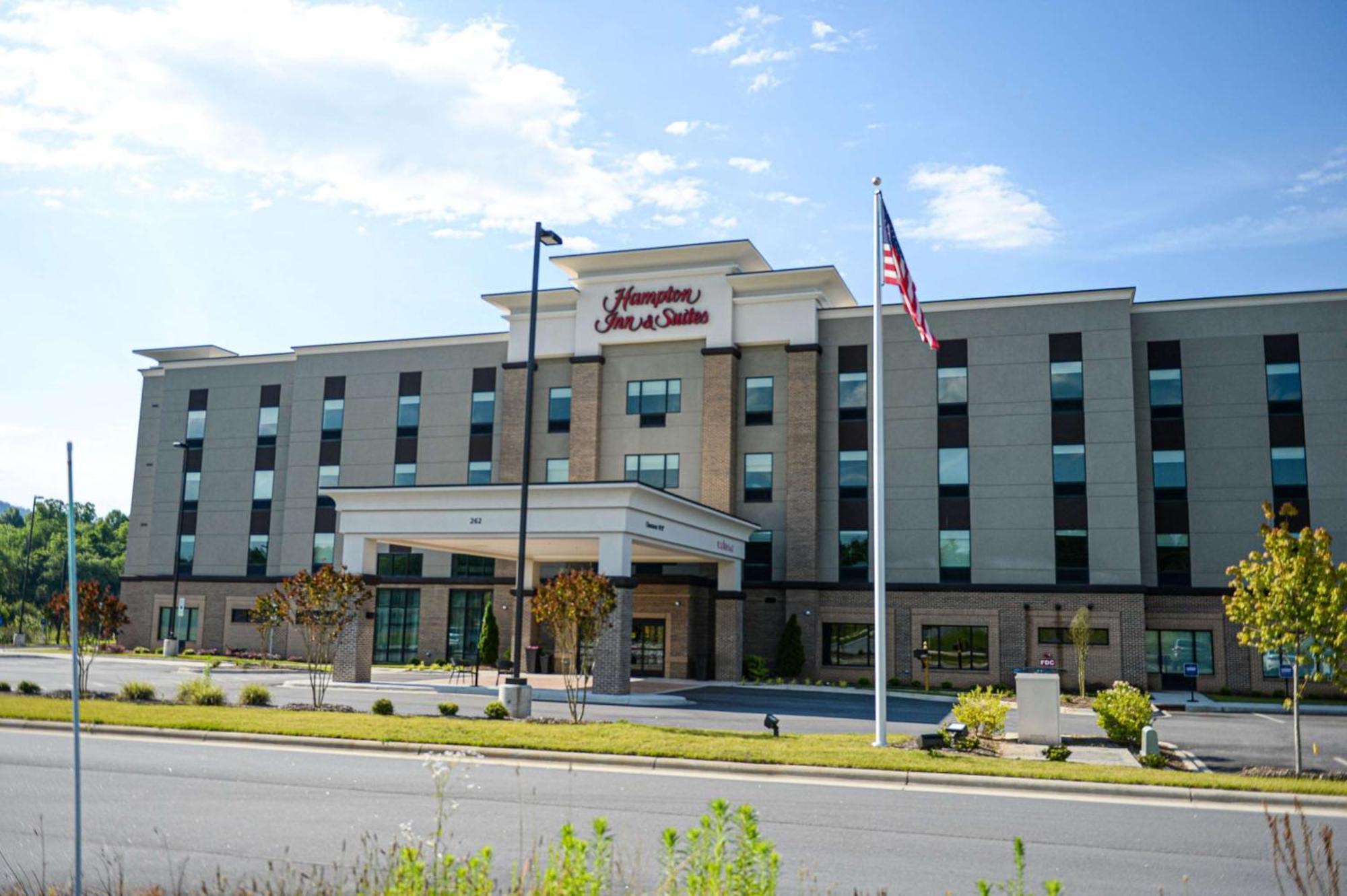 Hampton Inn & Suites Lenoir, Nc Exterior photo